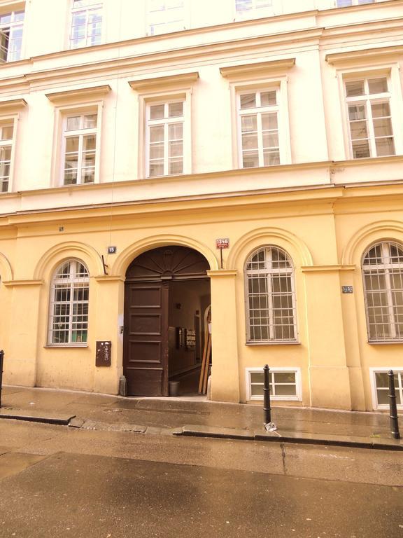 Apartment Near Wenceslas Square Prague Room photo